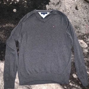 TOMMY HILLFIGER SWEATER